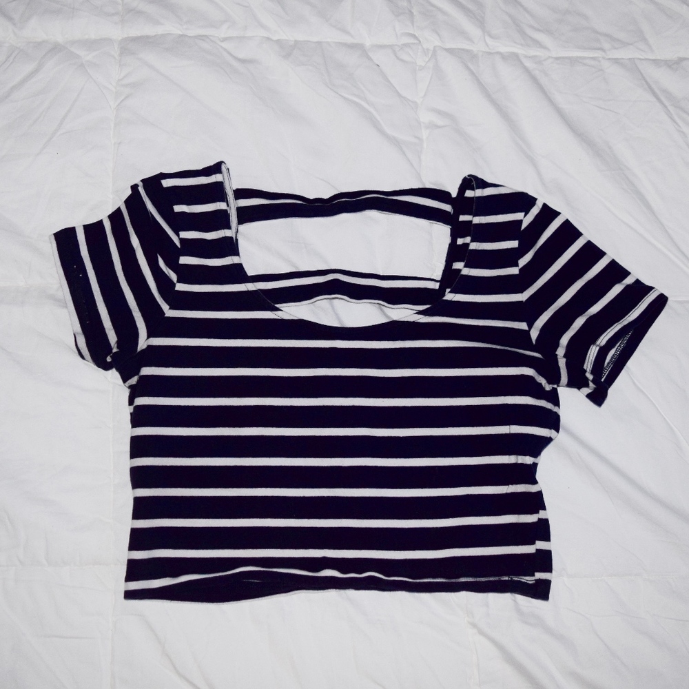 Charlotte Russe Navy Striped But Out Crop Top - Picture 4 of 5
